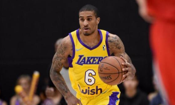 地的游泳爱 地的游泳爱